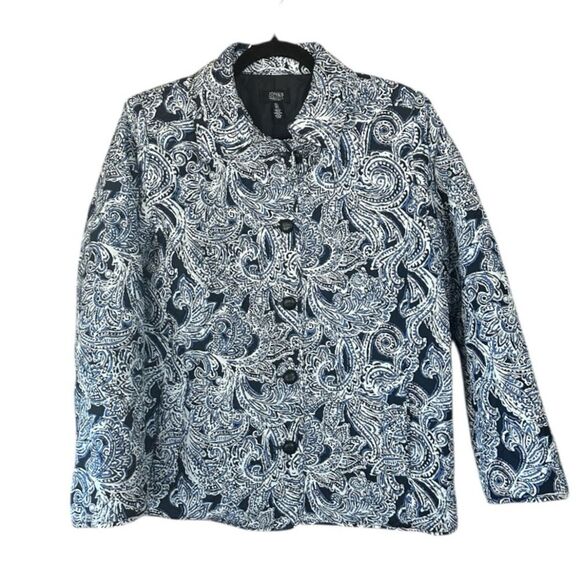 Jones New York Women's Blue Paisley Quilted Button Jacket. Front pockets.  Large - Picture 2 of 9